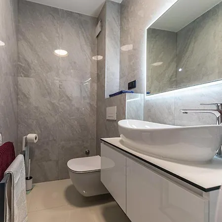 2 Bedroom Beautiful In Seget Donji *