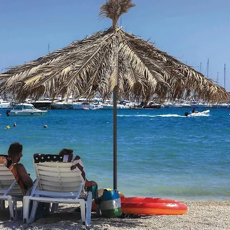 In Seget Donji شقة